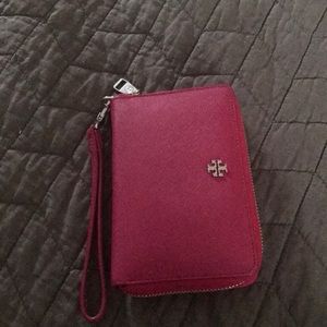 Tory Burch Robinson Wristlet